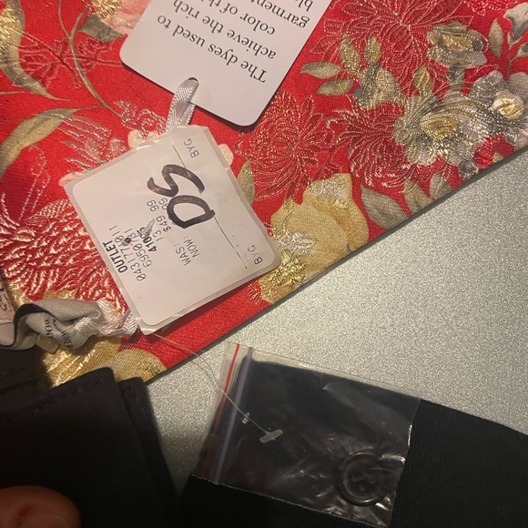 Cropped pants ⭐️10for$10.00 - Picture 4 of 9